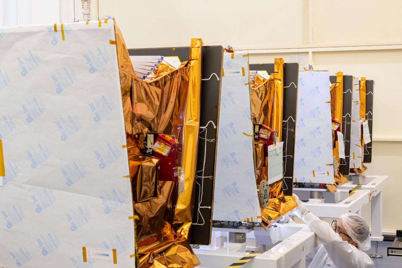 Airbus Completes 32 OneWeb Refresh Satellites in Toulouse for SpaceX Launch