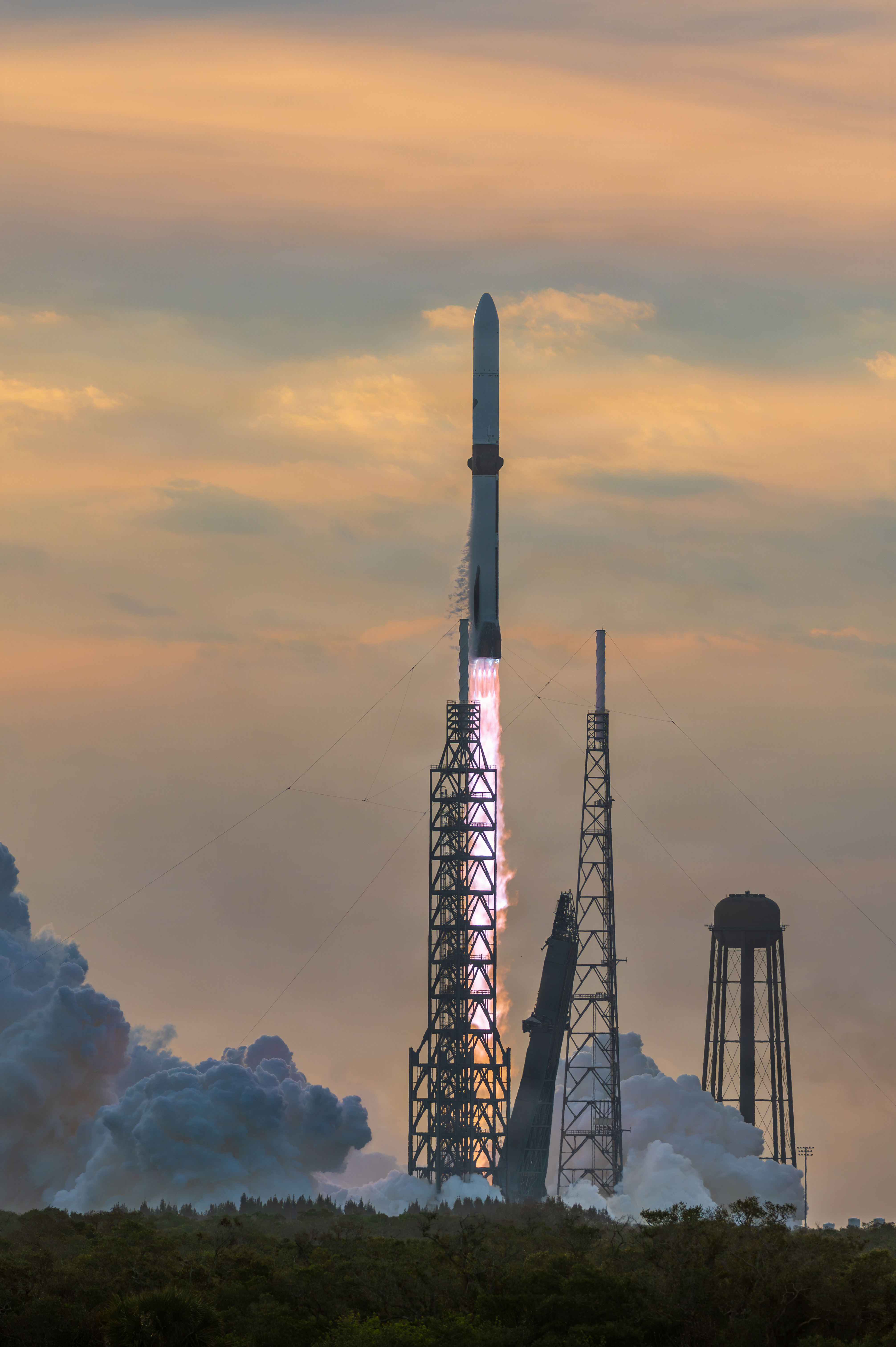 SpaceX Launches Next-Gen BlueBird Satellites for AST SpaceMobile