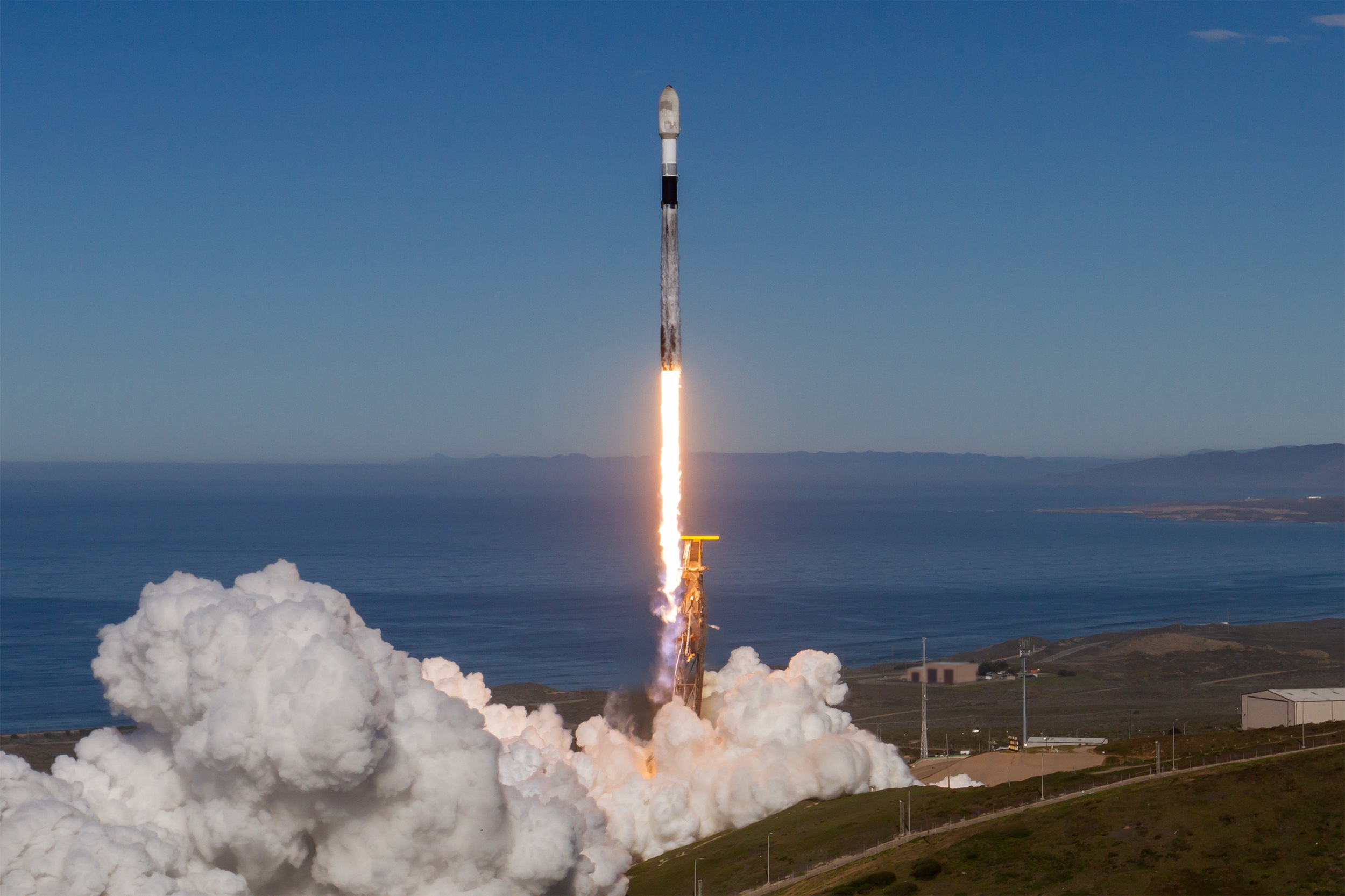Small Satellite Operators Face Launch Bottleneck Amid Surging Demand