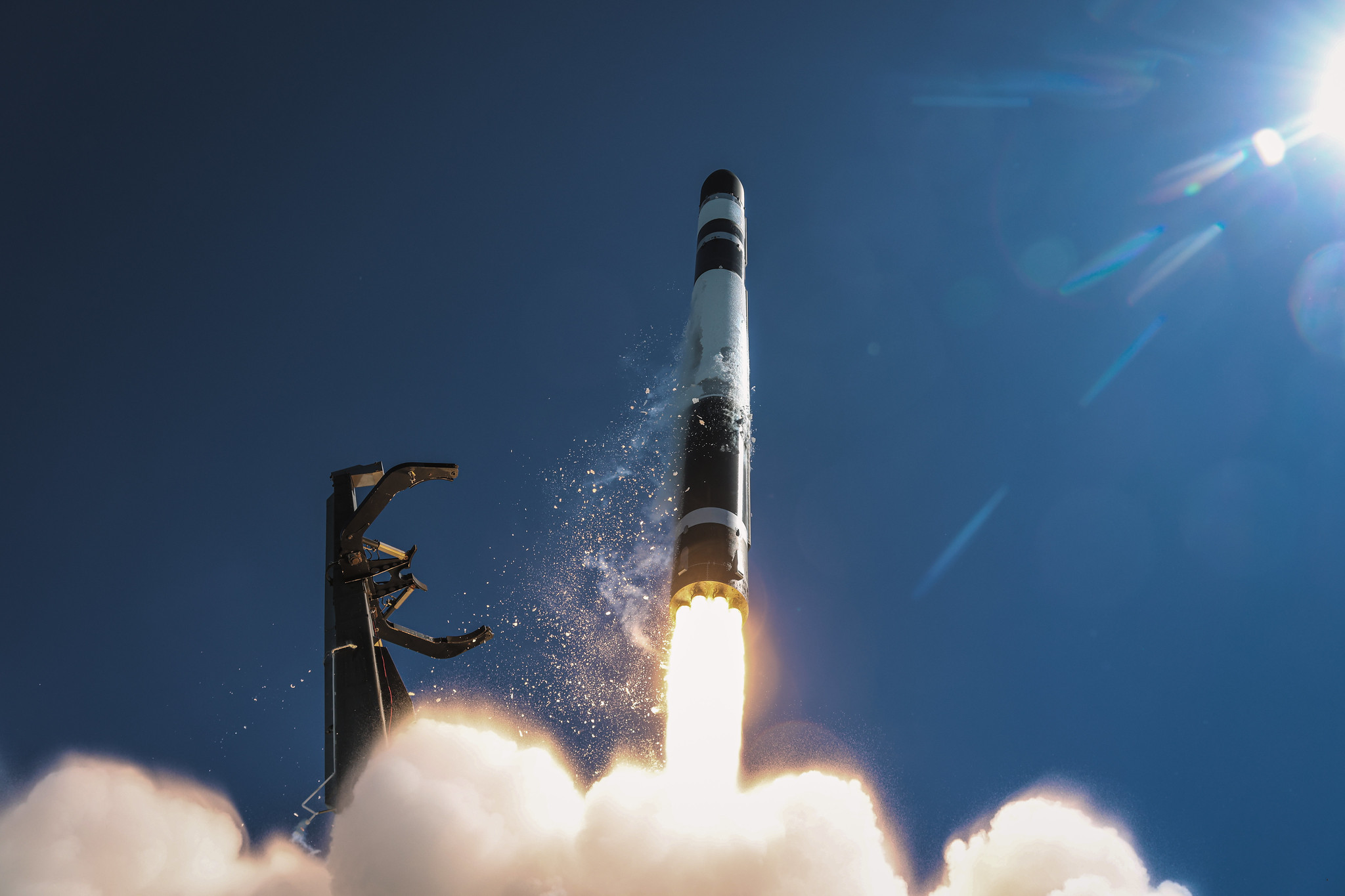 Rocket Lab's Strategic Advances: Electron's Success and Neutron's Challenges
