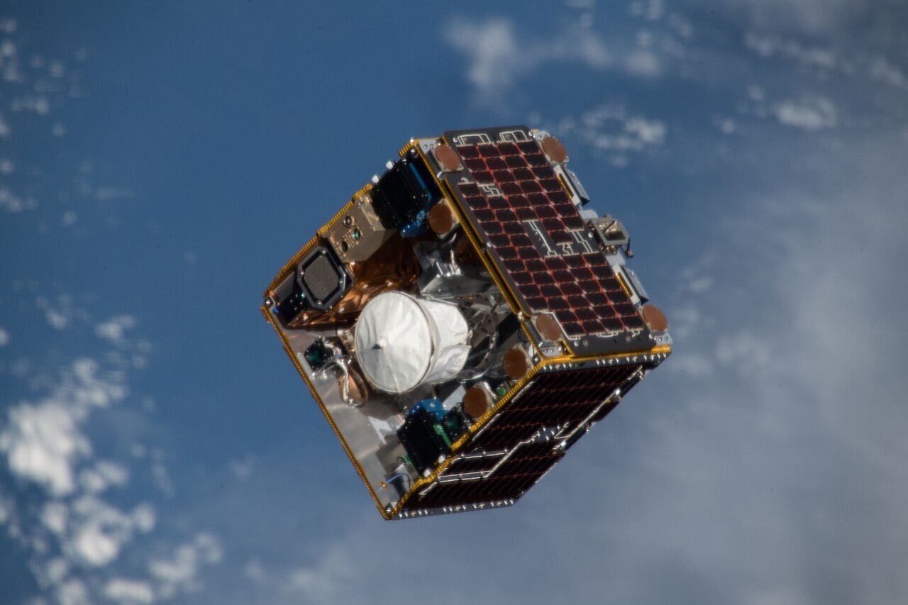 Innovative Net-Membrane Technology Offers New Hope for Space Debris Cleanup