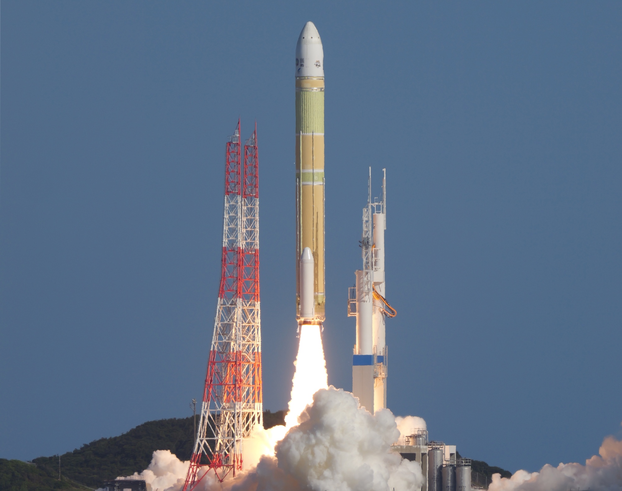 Japan's H3 Rocket to Launch ispace's ULTRA Lunar Lander in 2028