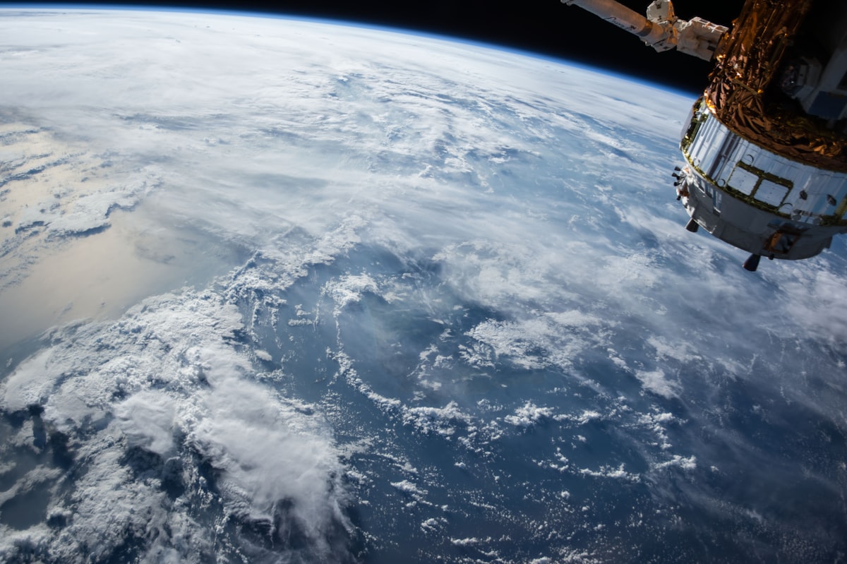 Upcoming Week Packed with Global Launches: SpaceX, Rocket Lab, and Arianespace in the Spotlight