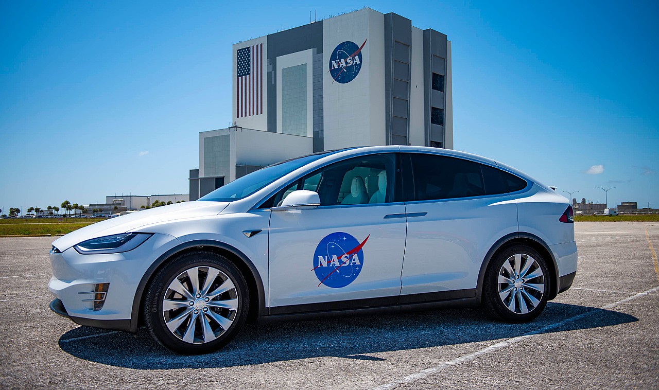 SpaceX to Use Tesla Cybertrucks for Crew Launch Emergency Evacuations