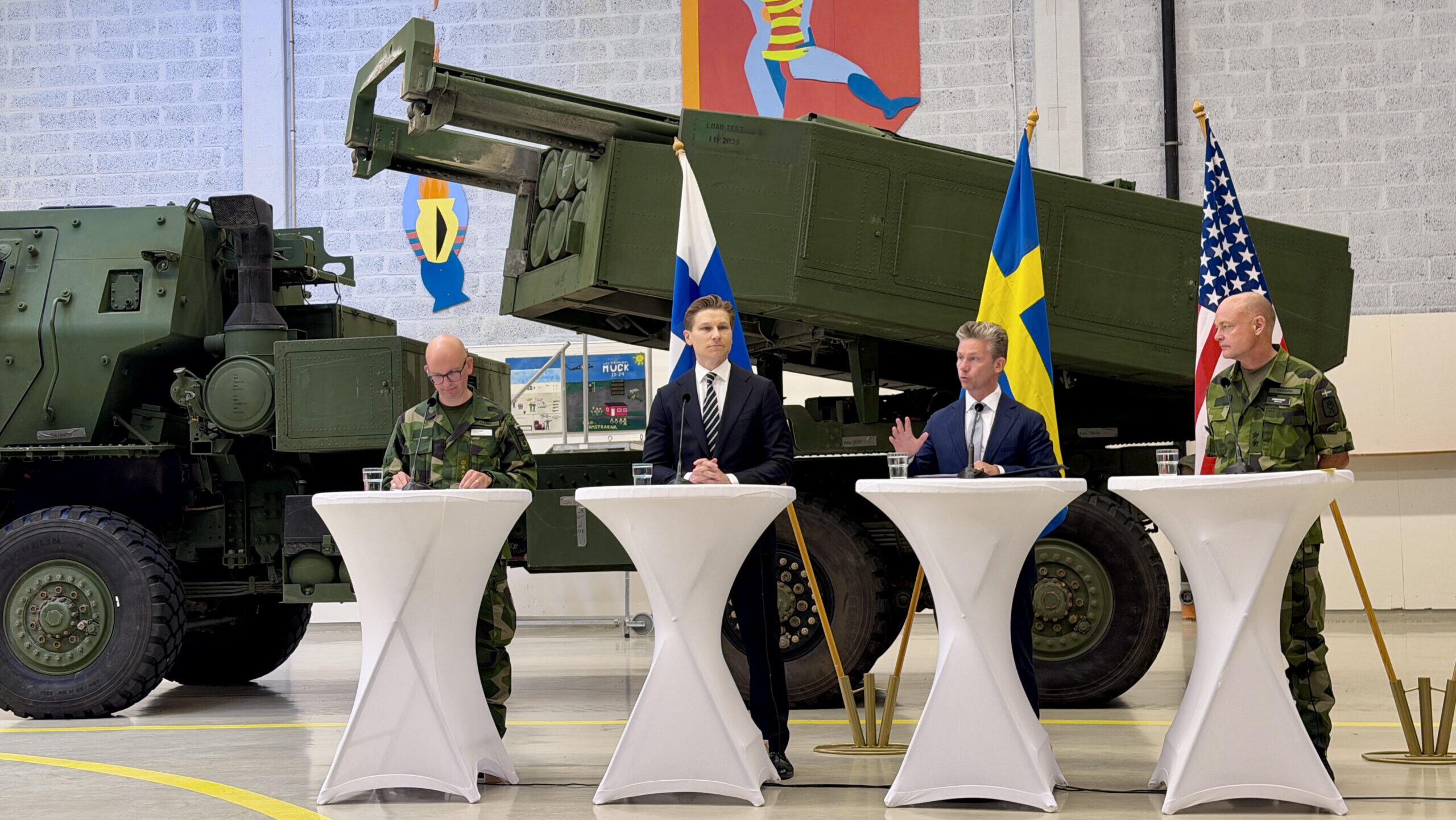 Sweden signs SEK 7 billion HIMARS deal for just over 10 launchers, to receive first deliveries in 2027